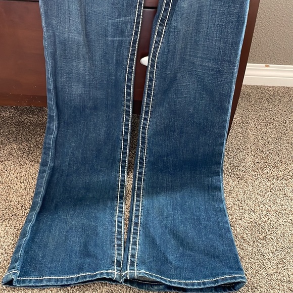 Jeans - Picture 2 of 3